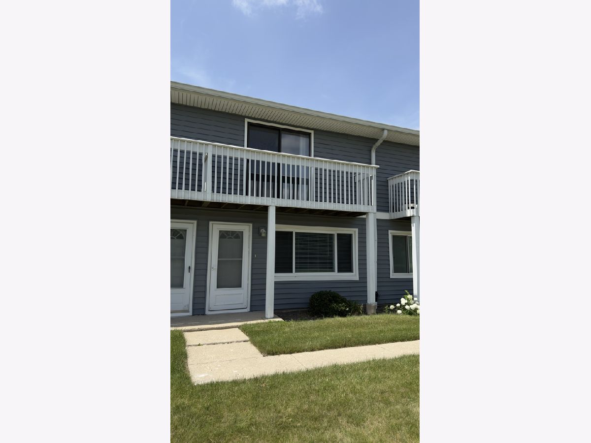  For Sale Gurnee Illinois, 17335 Maple Lane