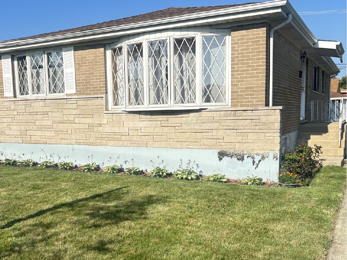  For Sale Chicago Illinois, 13157 Green Bay Avenue
