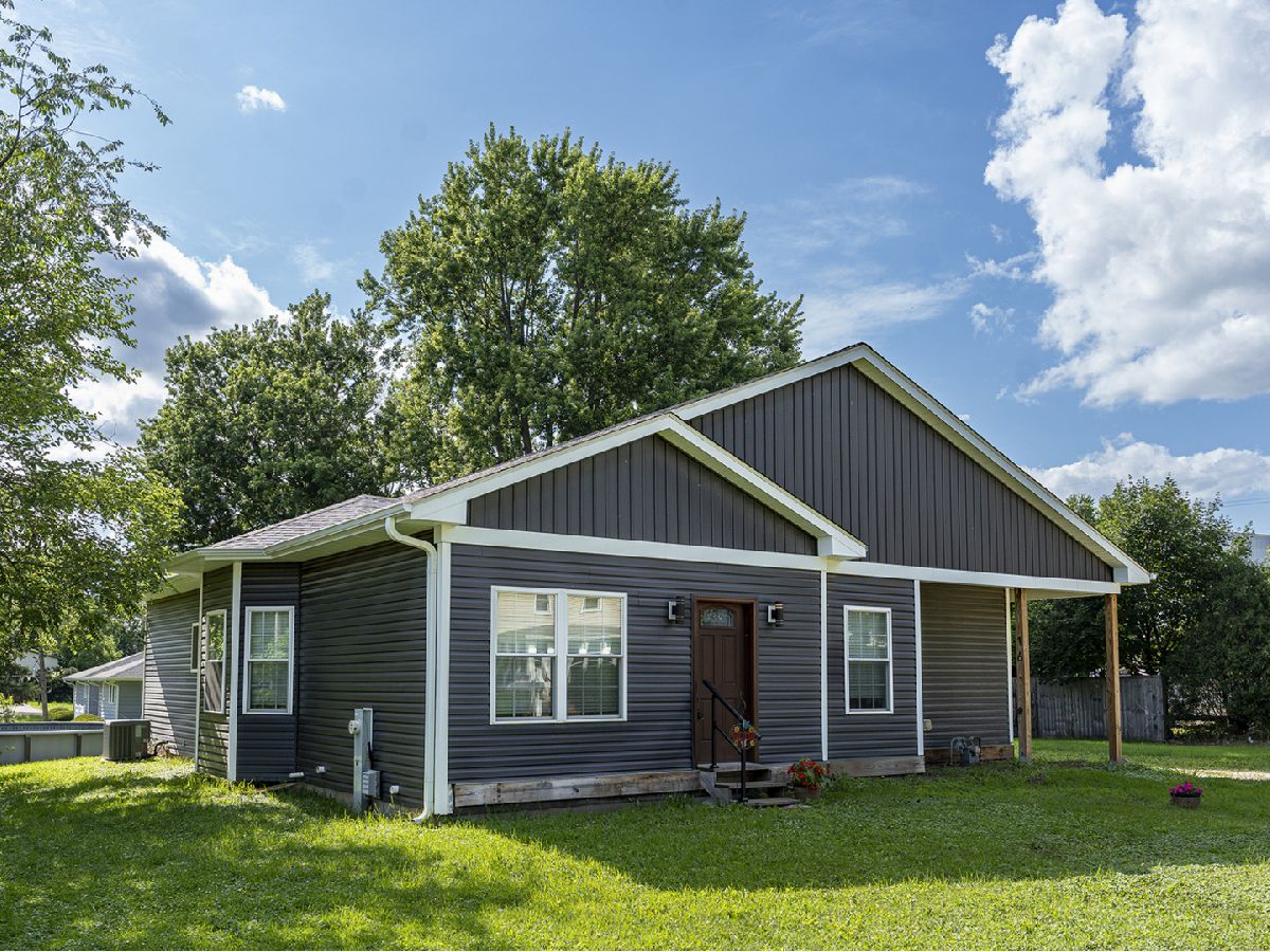  For Sale Bristol Illinois, 16 Grove Street