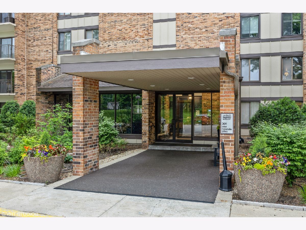  For Sale Willowbrook Illinois, 301 Lake Hinsdale Drive