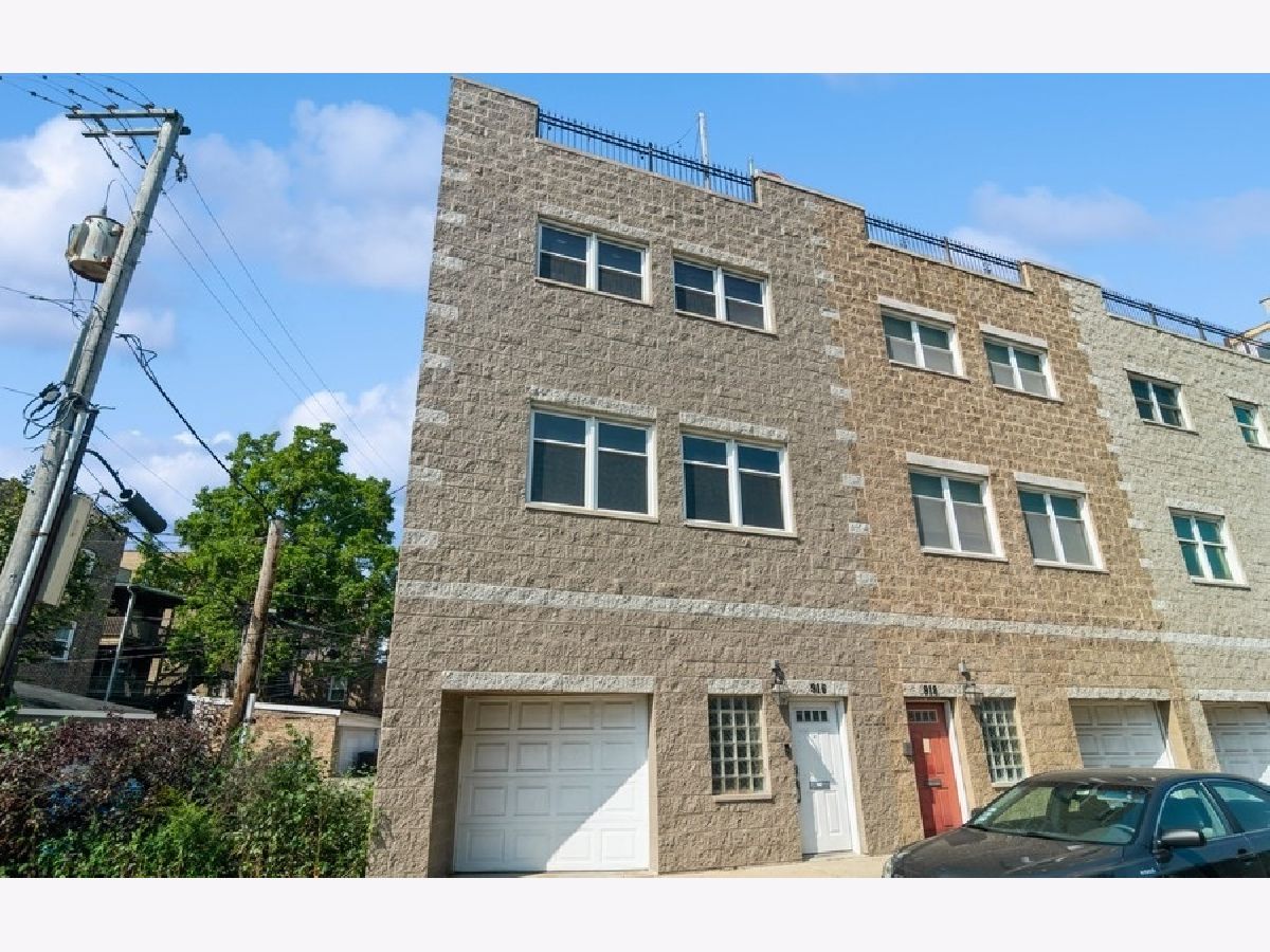  Rented Chicago Illinois, 916 Elizabeth