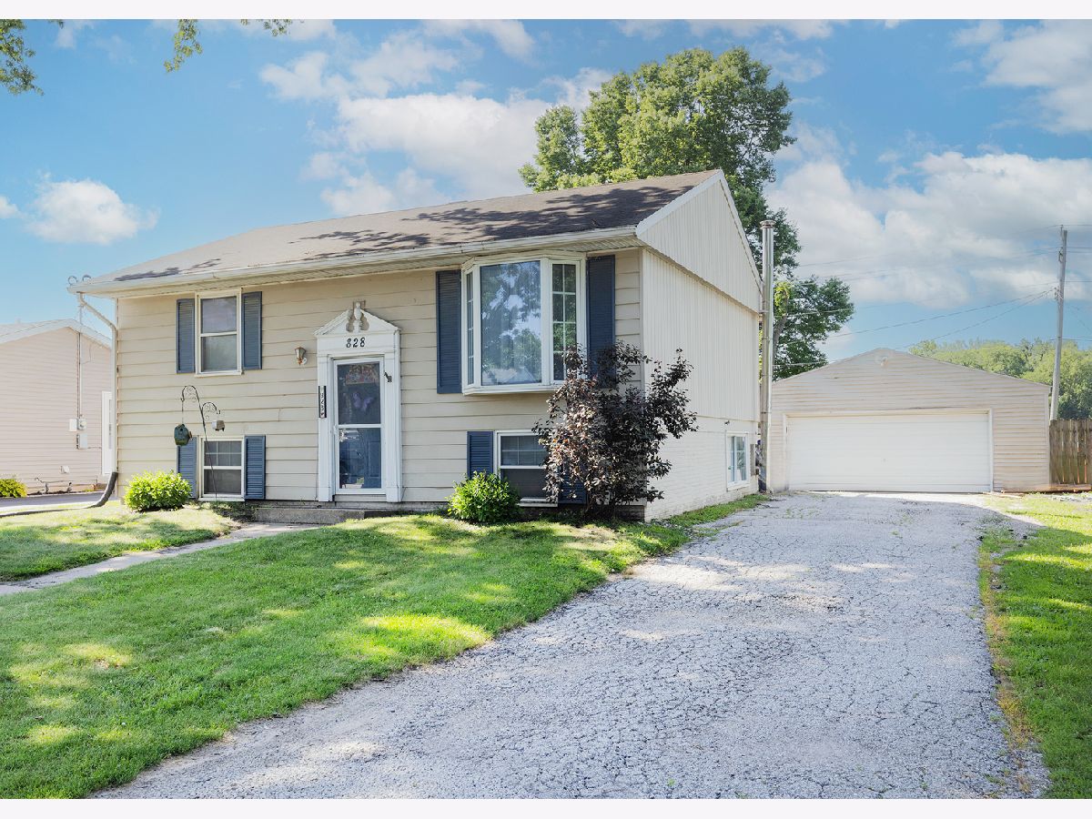  For Sale Milan Illinois, 828 4th Avenue