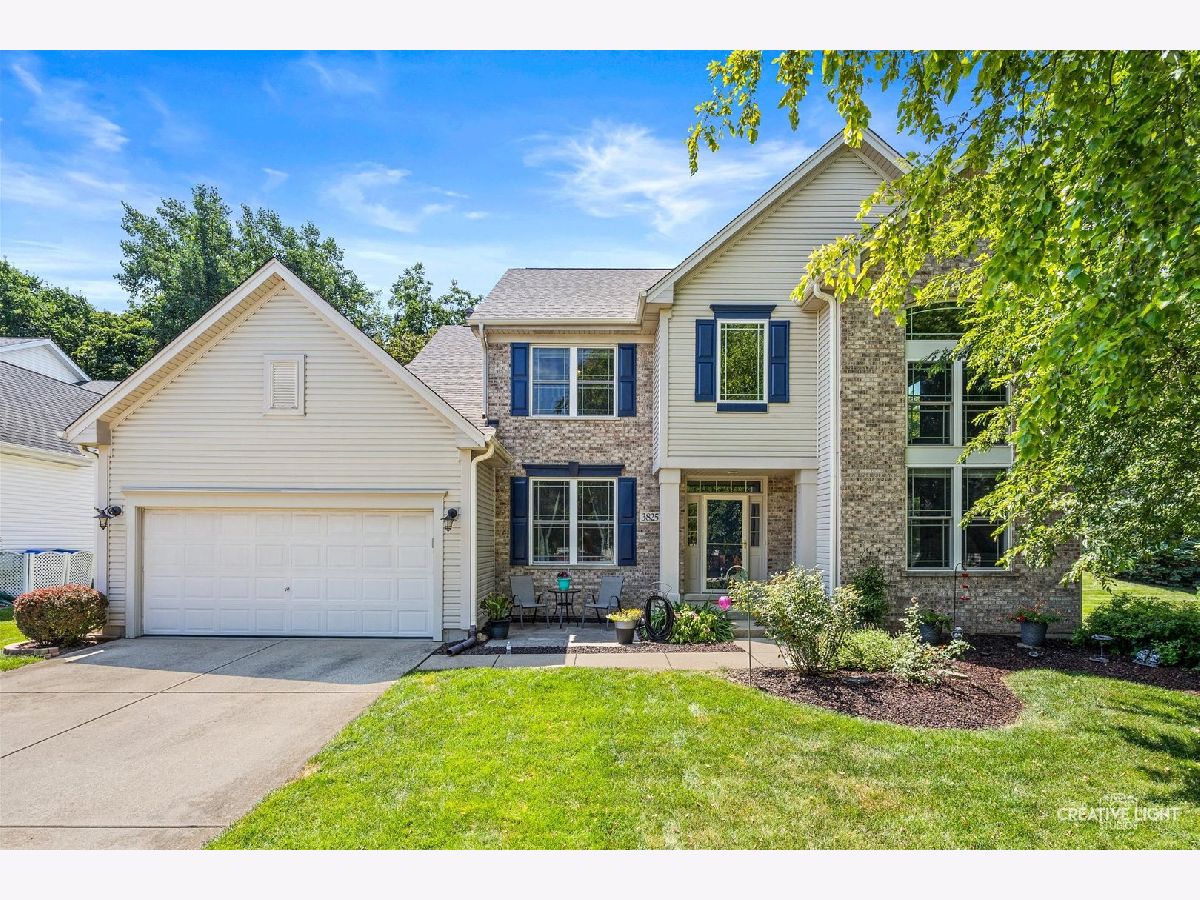  For Sale St Charles Illinois, 3825 Deville Lane