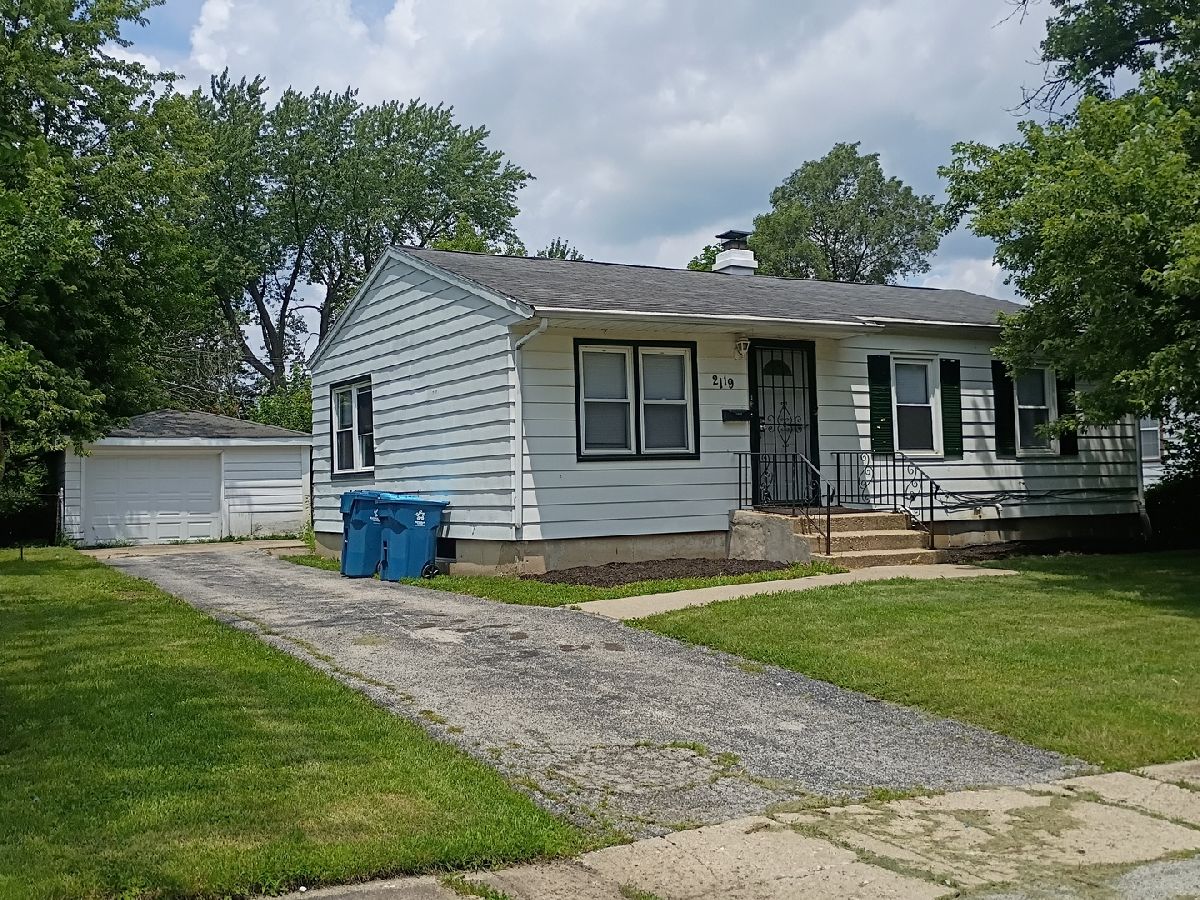  For Sale Sauk Village Illinois, 2119 221st Street