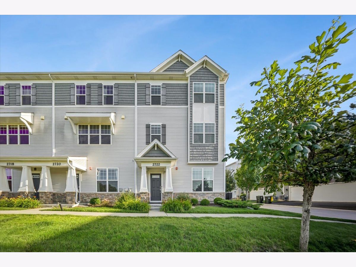 Condos & Townhomes For Sale Meadow Square Rolling Meadows Illinois, 2722 Lily Lane