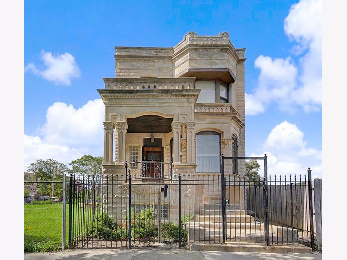  For Sale Chicago Illinois, 3416 Jackson Boulevard