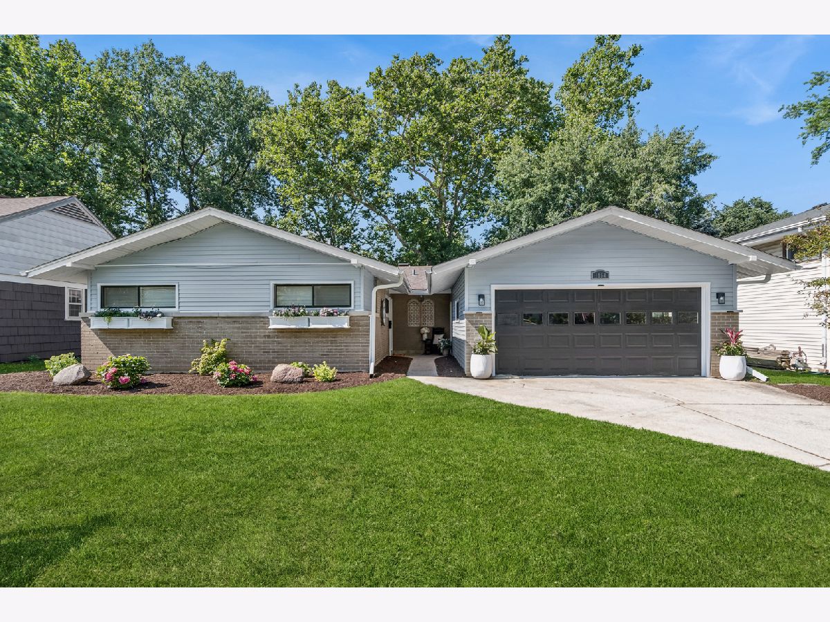  For Sale Downers Grove Illinois, 1124 59th Street