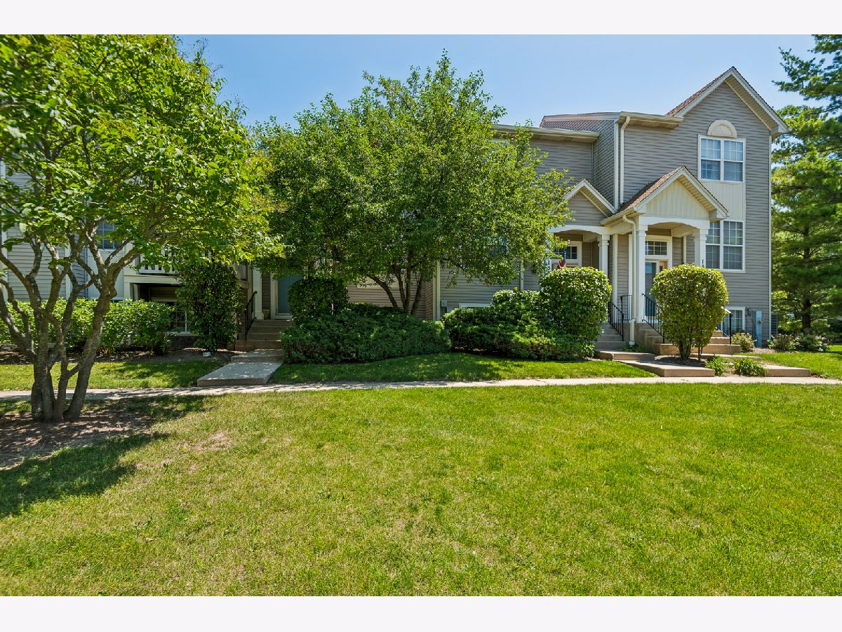  For Sale Gurnee Illinois, 1584 Shire Court