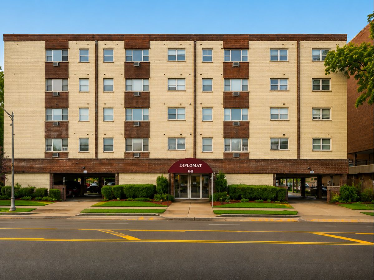  For Rent Elmwood Park Illinois, 7840 North