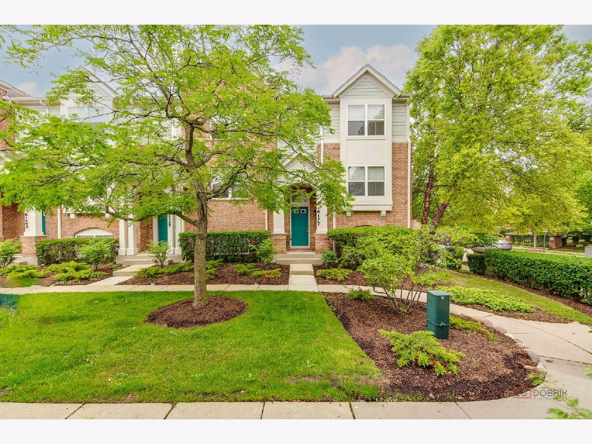 Townhomes & Condos Rented Trafalgar Square Morton Grove Illinois, 6127 Mayfair