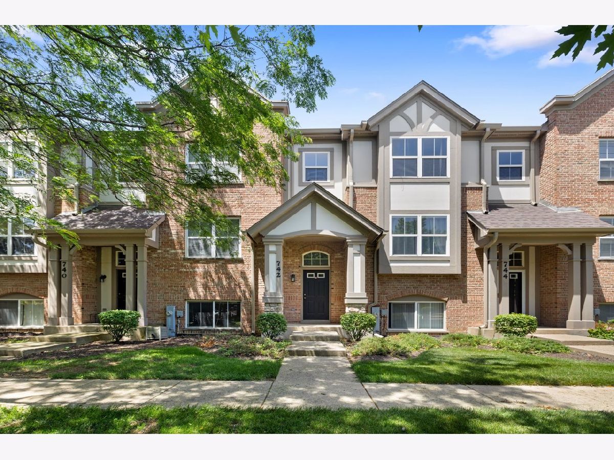  For Sale Lake Zurich Illinois, 742 June Terrace
