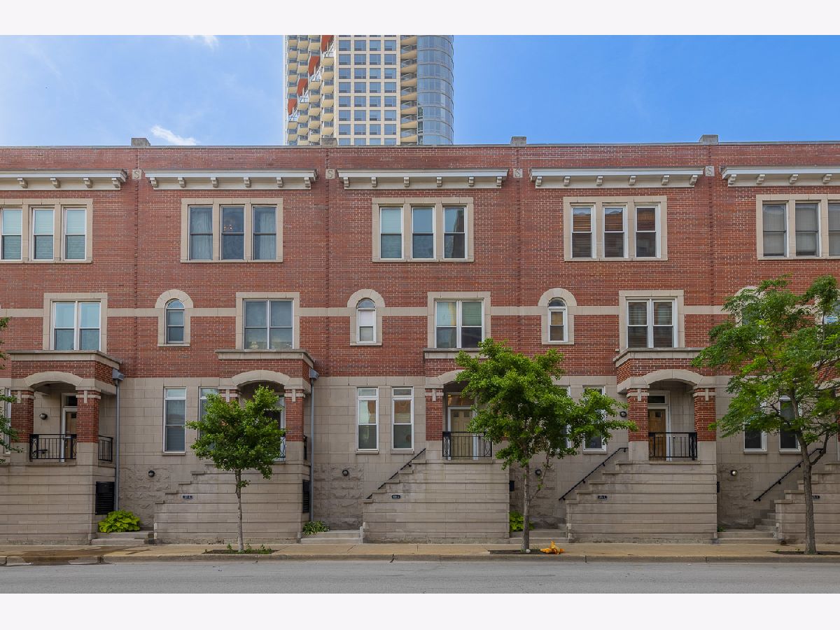 Townhomes & Condos For Rent The Sexton Chicago Illinois, 419 Grand