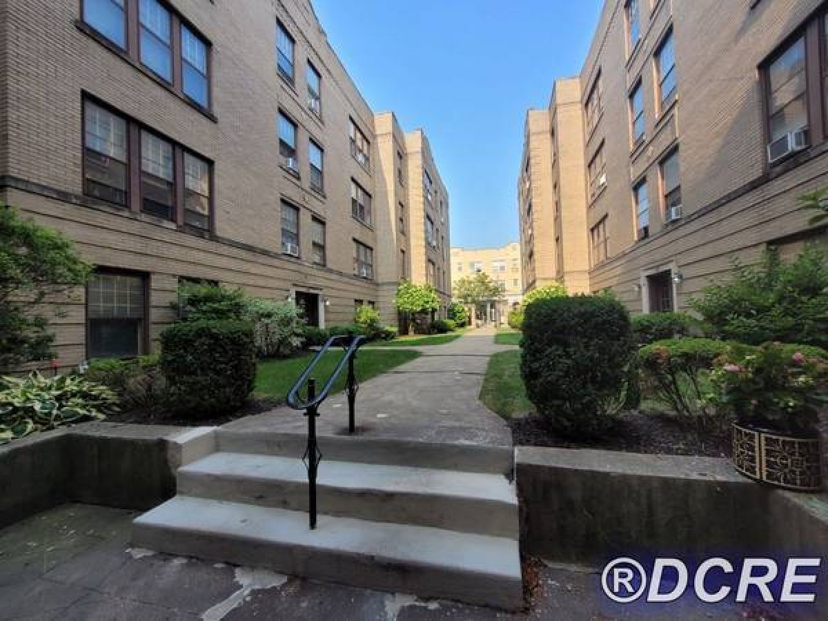  Rented Evanston Illinois, 909 Sherman