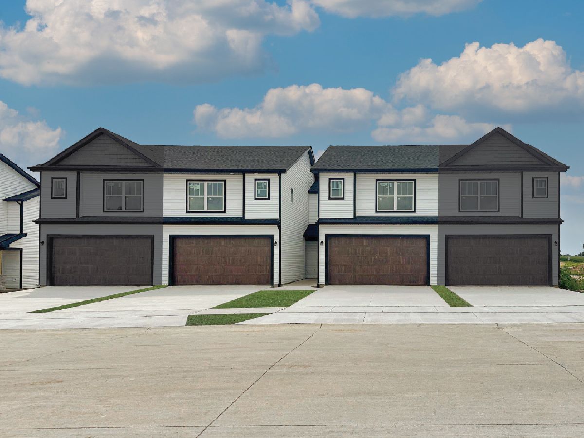 Condos & Townhomes For Sale Hopewell Farms Bettendorf Iowa, 5186 Polster Place