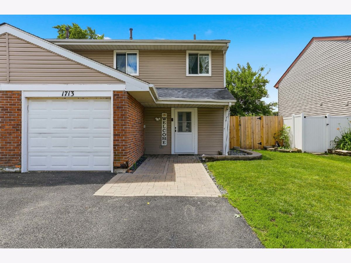 Townhomes & Homes For Sale The Groves Hanover Park Illinois, 1713 Fulton Lane