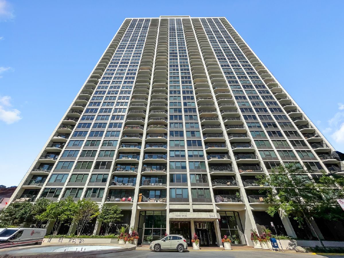 Condominiums Rented James House Chicago Illinois, 1560 Sandburg