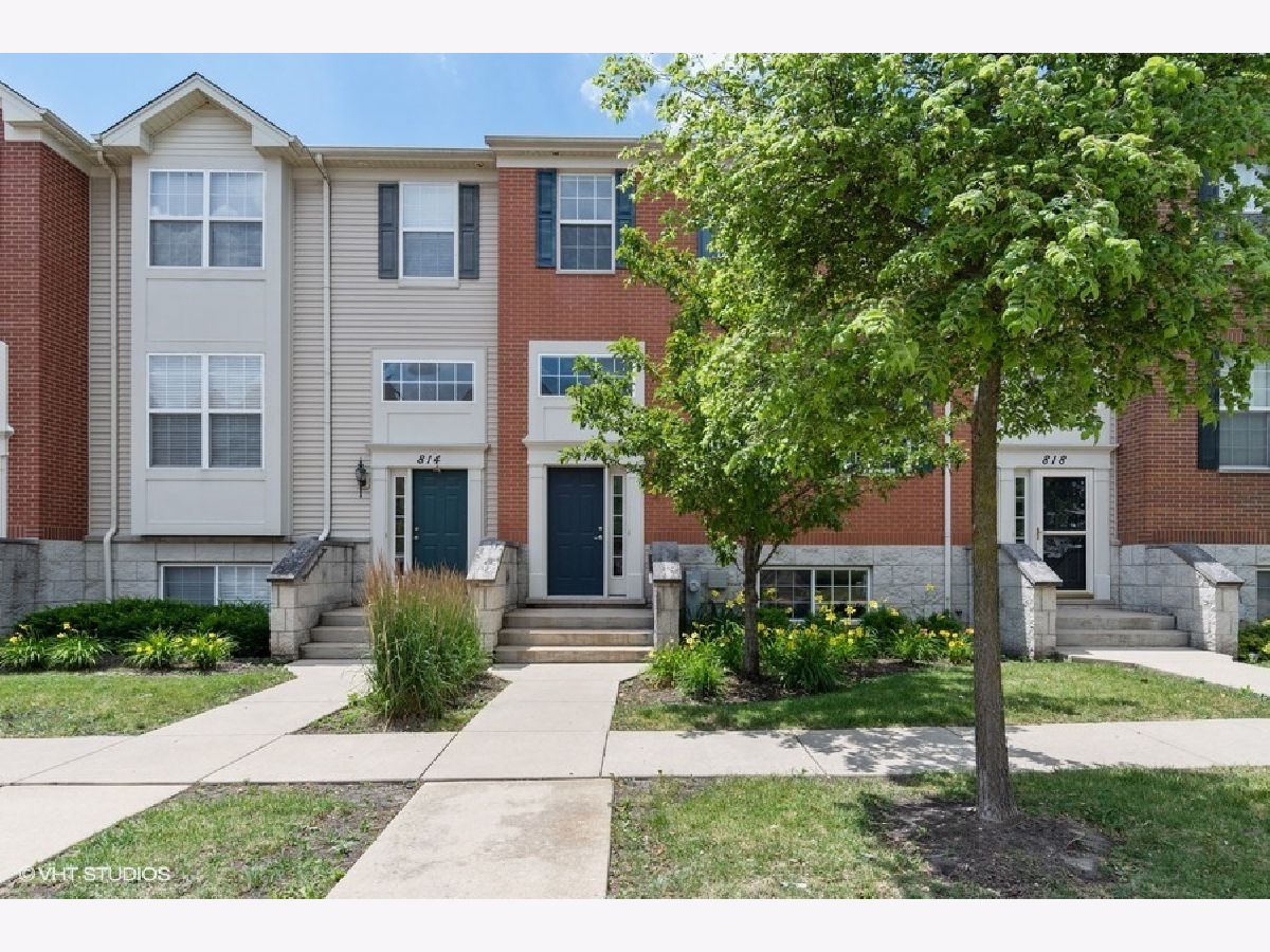  Rented Aurora Illinois, 816 Brodhead