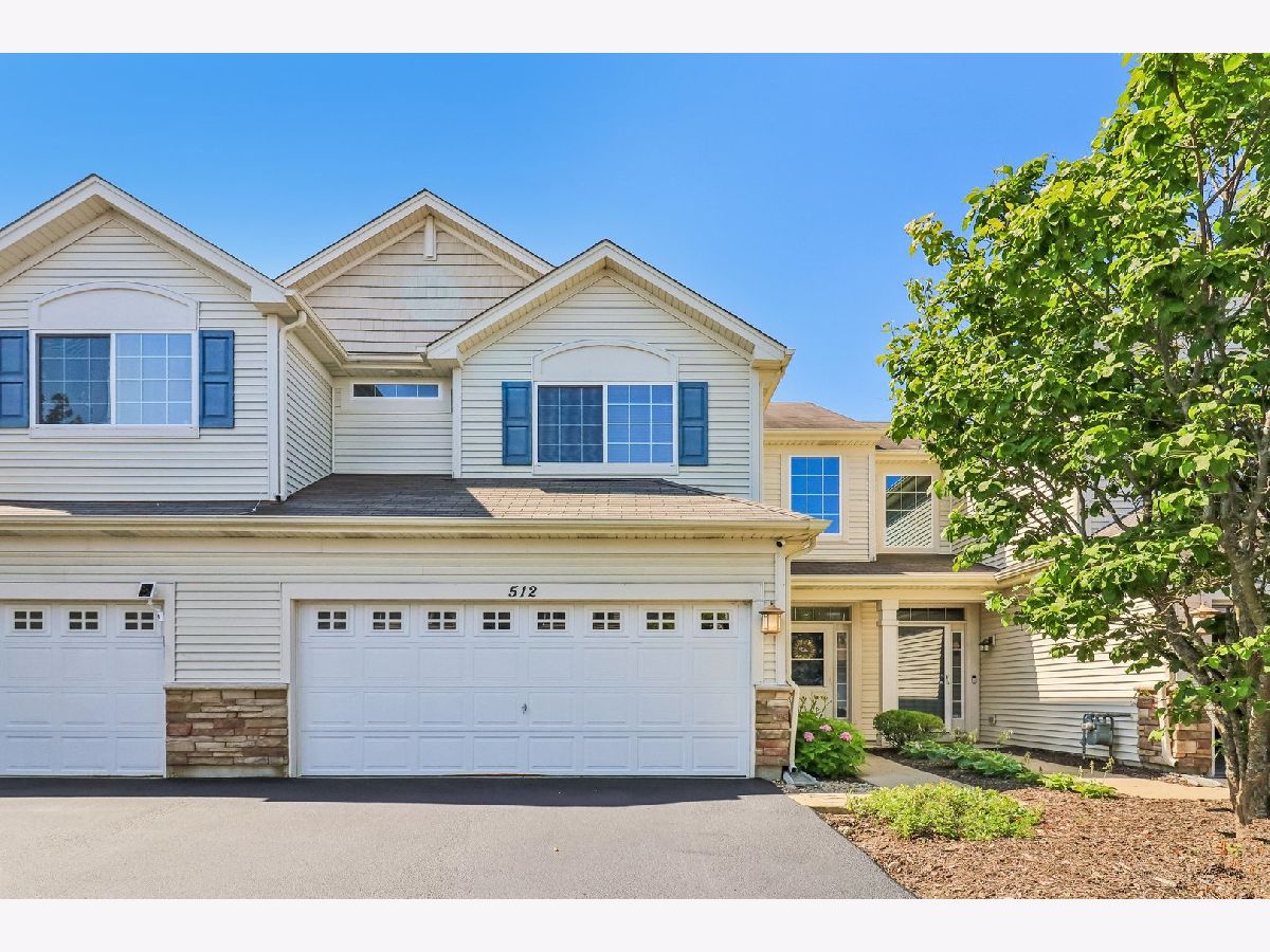 Townhomes & Homes For Sale Emerald Bay Round Lake Illinois, 512 Jade Lane