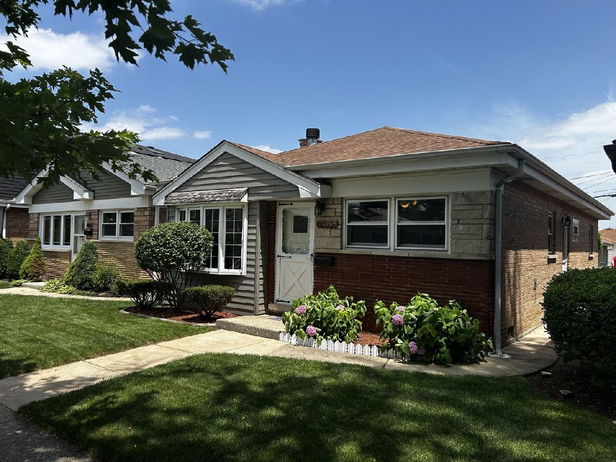  For Sale Lyons Illinois, 4535 Warsaw Avenue