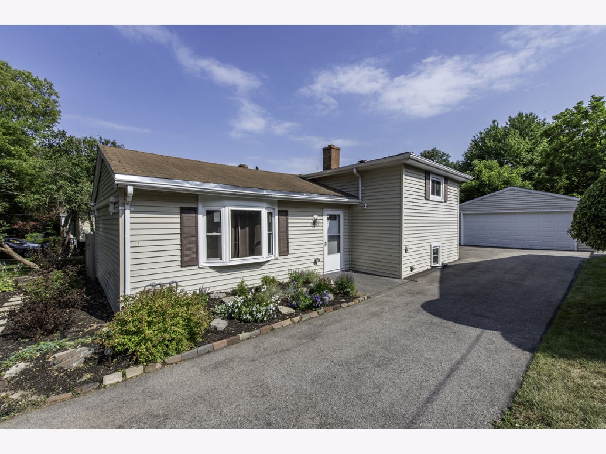  For Sale Beach Park Illinois, 10081 Pickford Avenue