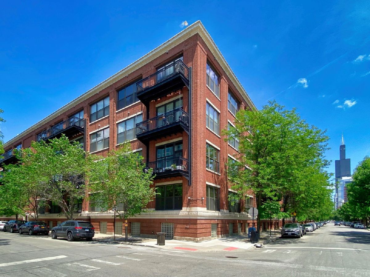 Condominiums Rented Number 10 Lofts Chicago Illinois, 1040 Adams
