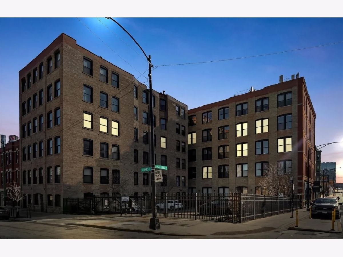  Rented Chicago Illinois, 525 Halsted