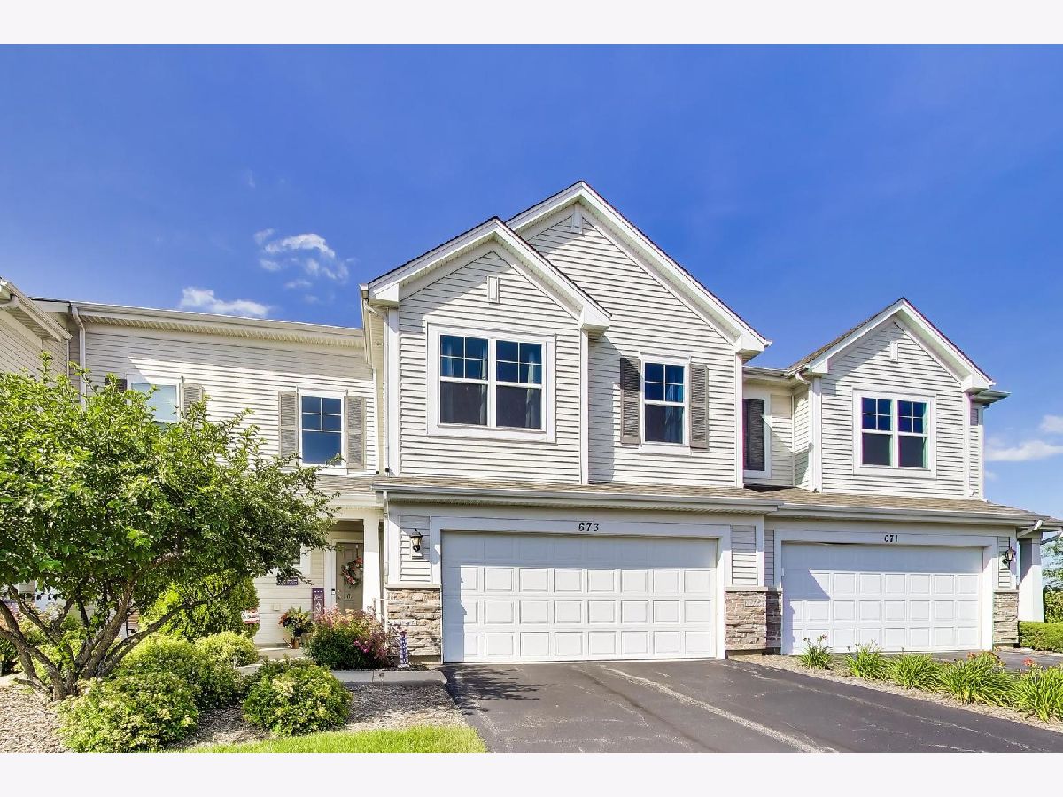  For Sale Pingree Grove Illinois, 673 Anchorage Court