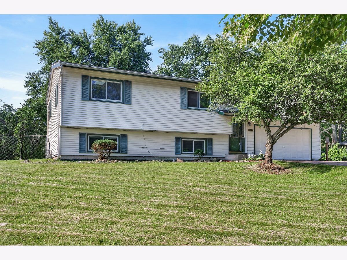 Homes For Sale Lake Killarney Crystal Lake Illinois, 3415 Crystal Lake Avenue