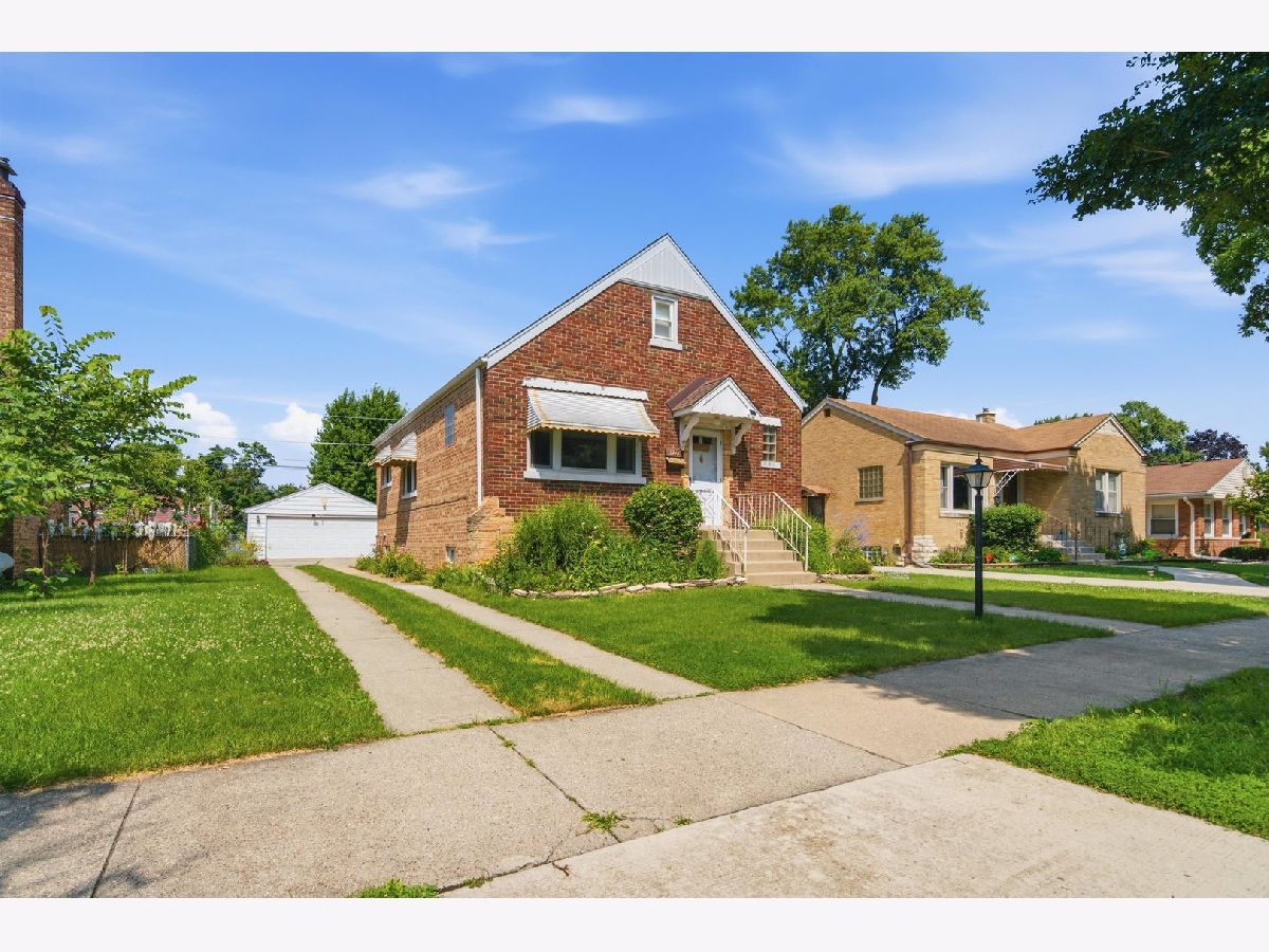  For Sale North Riverside Illinois, 2416 2nd Avenue