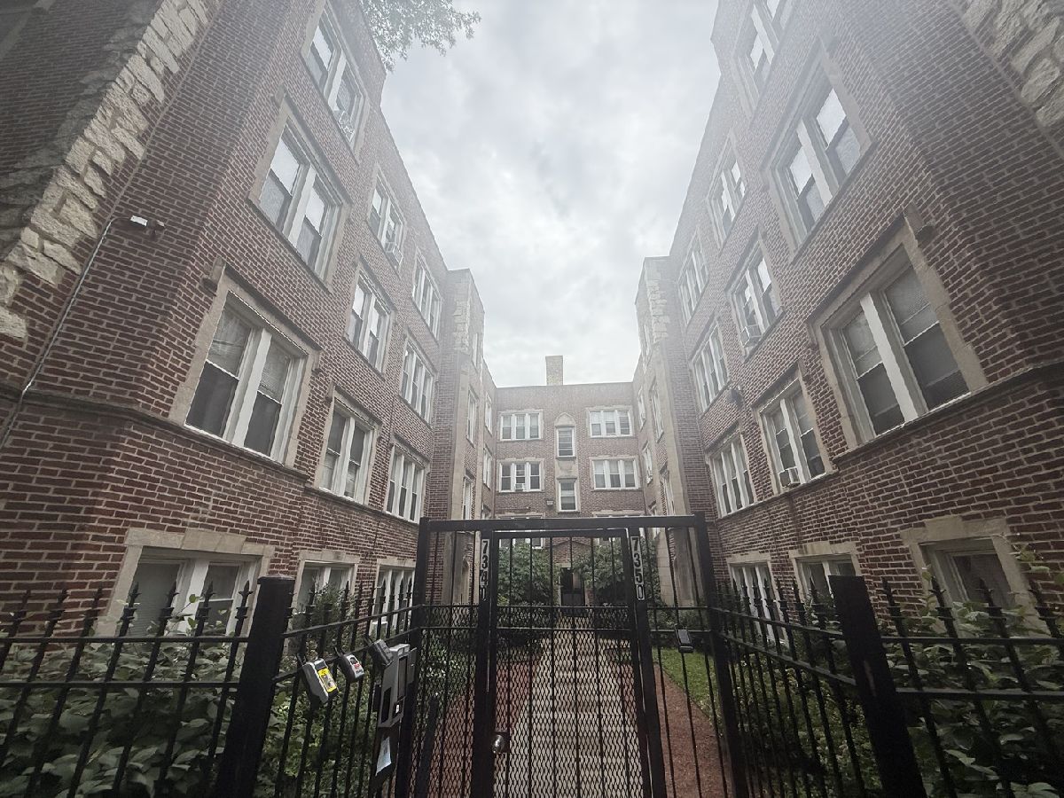  Rented Chicago Illinois, 7350 Damen