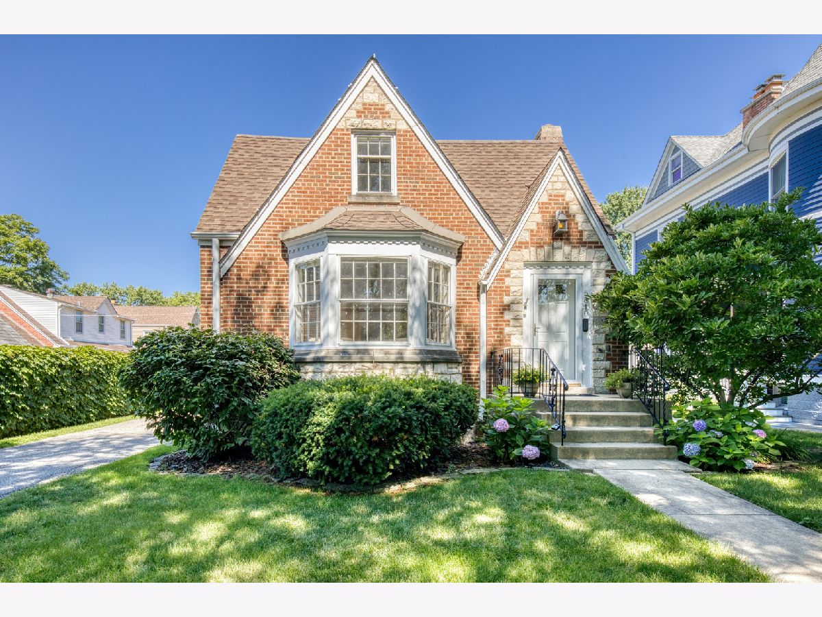  For Sale Chicago Illinois, 5810 East Circle Avenue