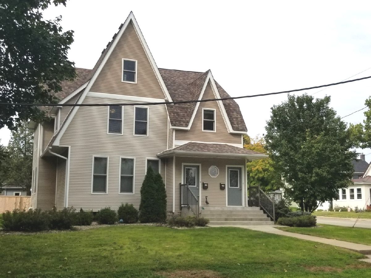  Rented Lasalle Illinois, 1045 Marquette
