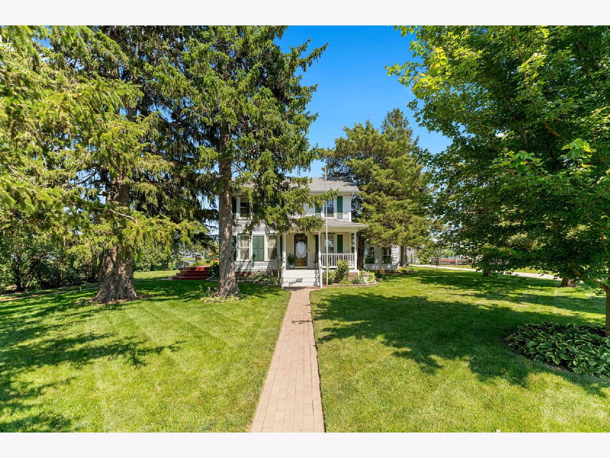  For Sale Dixon Illinois, 1392 Red Brick Road