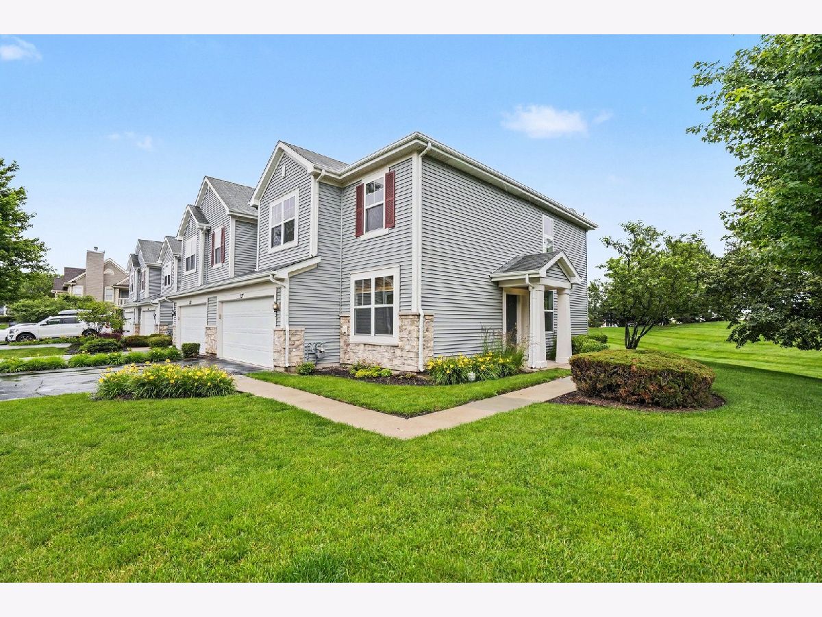 Townhomes & Condos & Homes For Rent Cambridge Lakes Pingree Grove Illinois, 937 Emerald