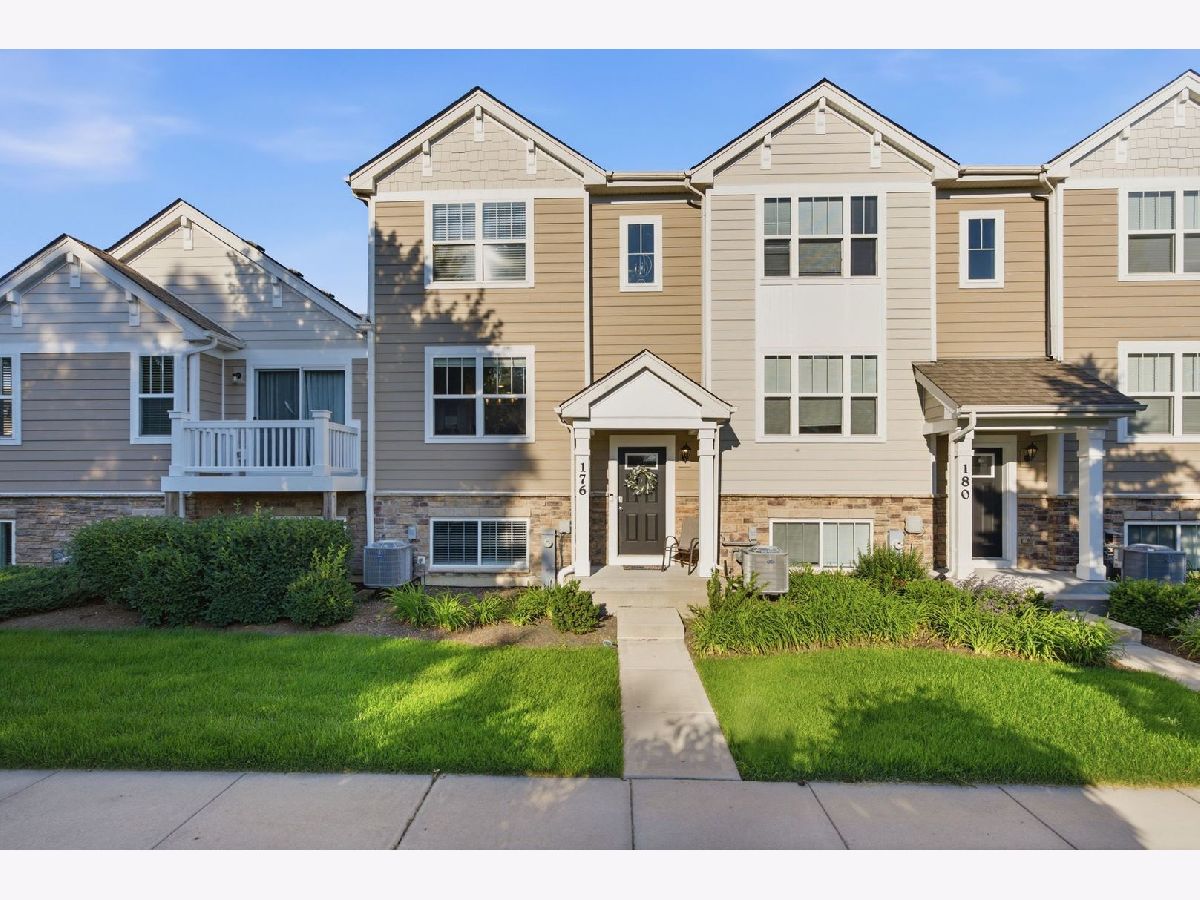 Homes & Townhomes For Sale Tall Oaks Elgin Illinois, 176 Goldenrod Drive