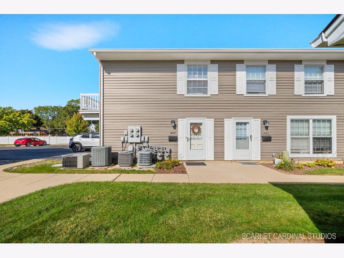  Rented Wheaton Illinois, 1441 Woodcutter