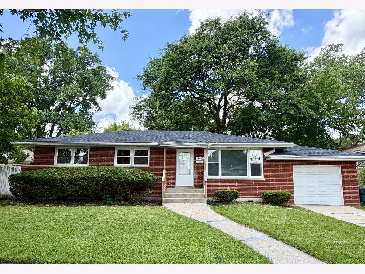  For Sale South Holland Illinois, 17060 Wausau Avenue