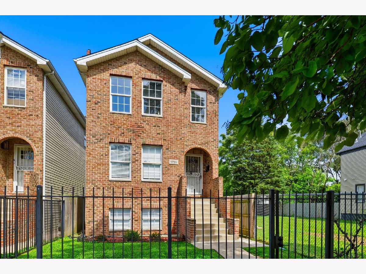  For Sale Chicago Illinois, 11707 Morgan Street