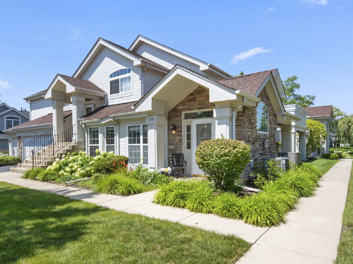  For Sale Batavia Illinois, 1301 Spencer Lane