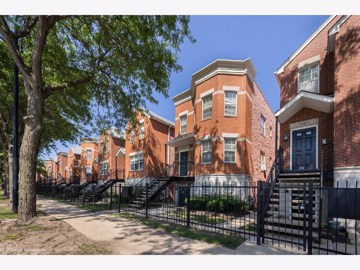  Rented Chicago Illinois, 1463 Larrabee