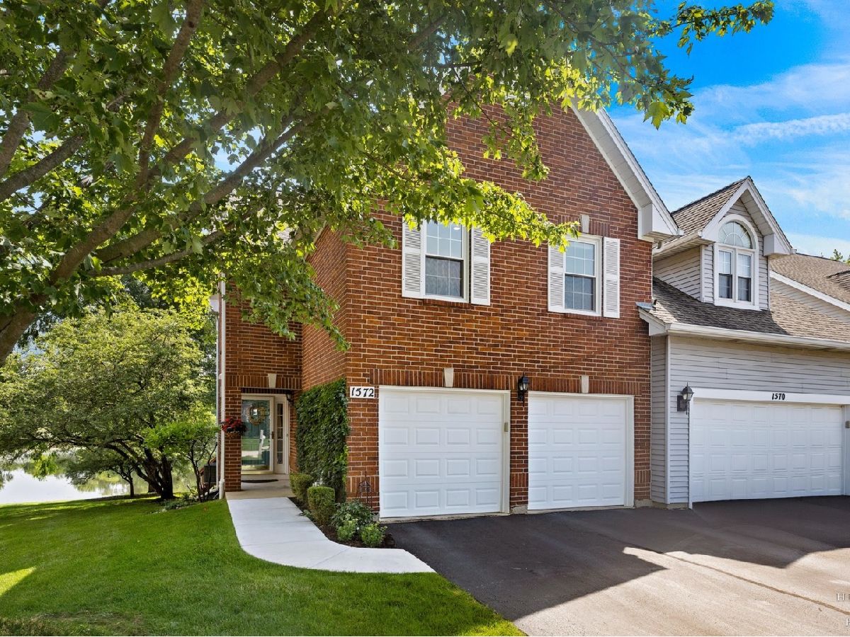 Townhomes For Sale Ethans Glen Palatine Illinois, 1572 Ethans Glen Drive