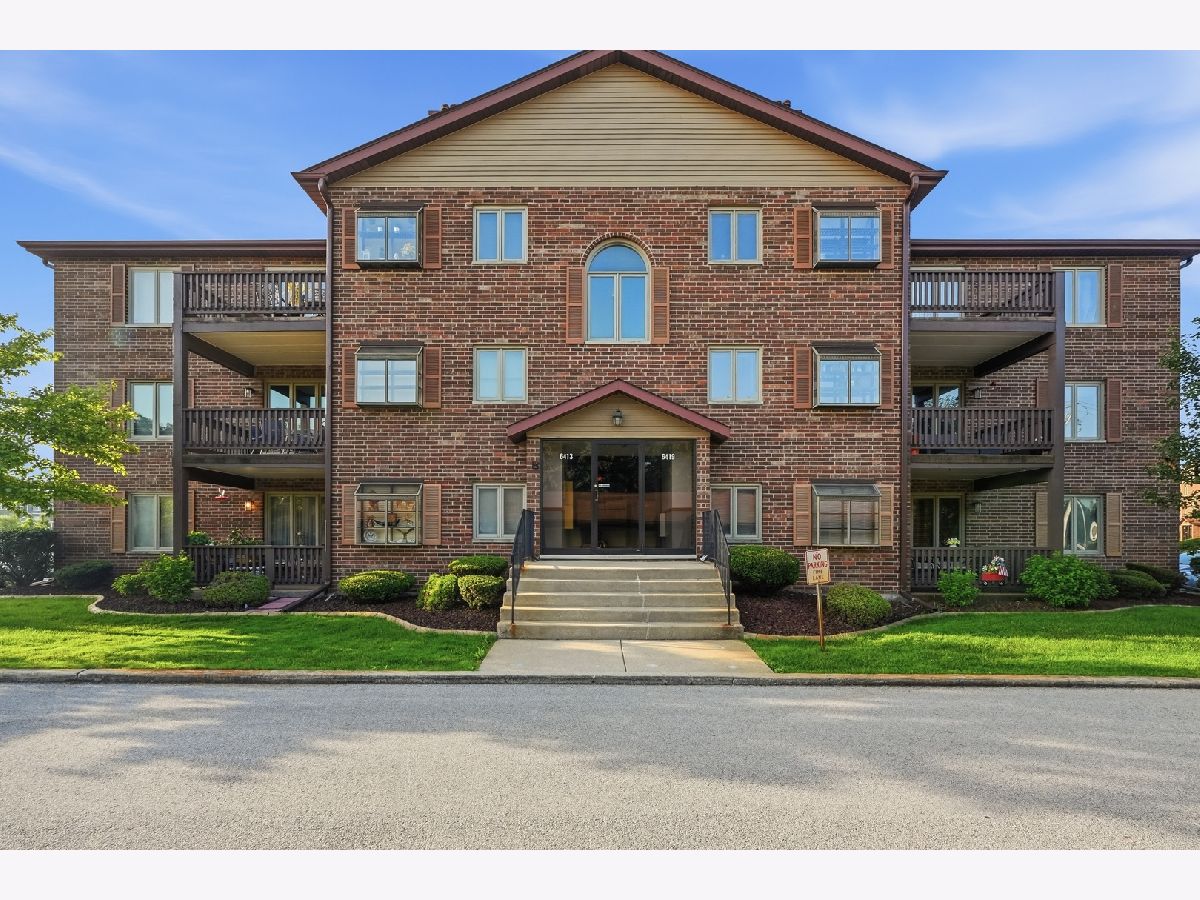 Condominiums For Sale Ridgepointe Woods Tinley Park Illinois, 6419 Oak Forest Avenue