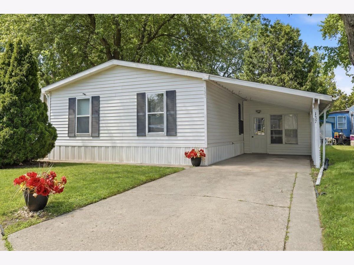  For Sale Beach Park Illinois, 38703 Sheridan Road