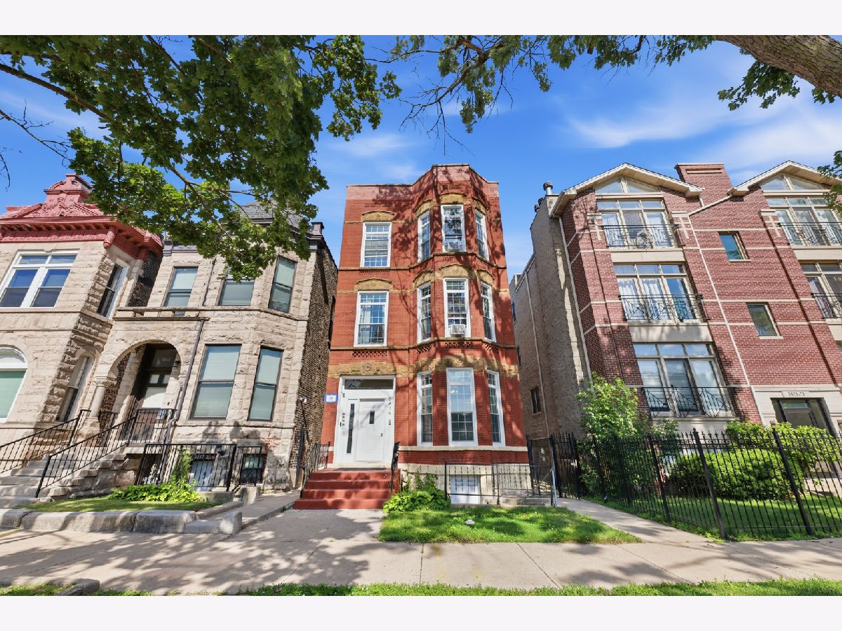 Condos & Townhomes & Homes For Sale Bronzeville Chicago Illinois, 3819 Wabash Avenue