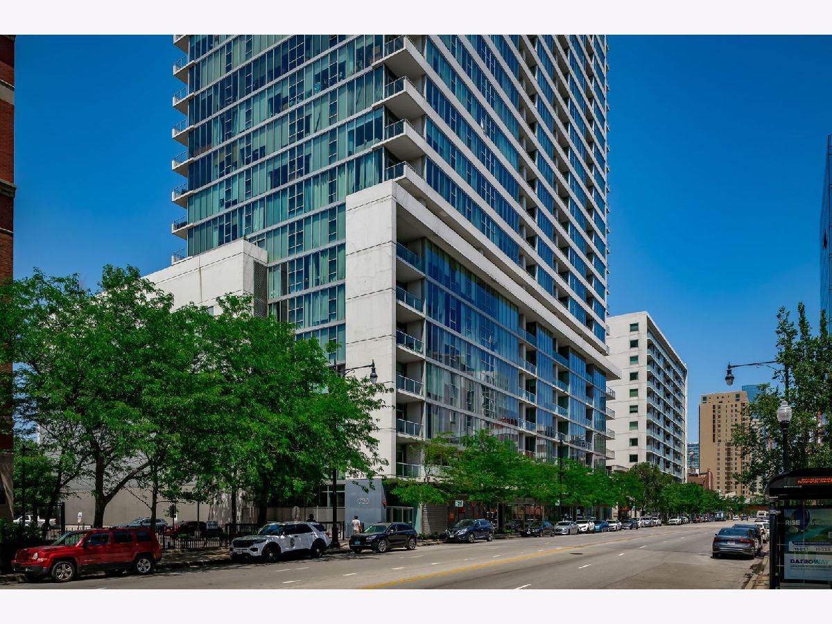  For Sale Chicago Illinois, 1720 Michigan Avenue