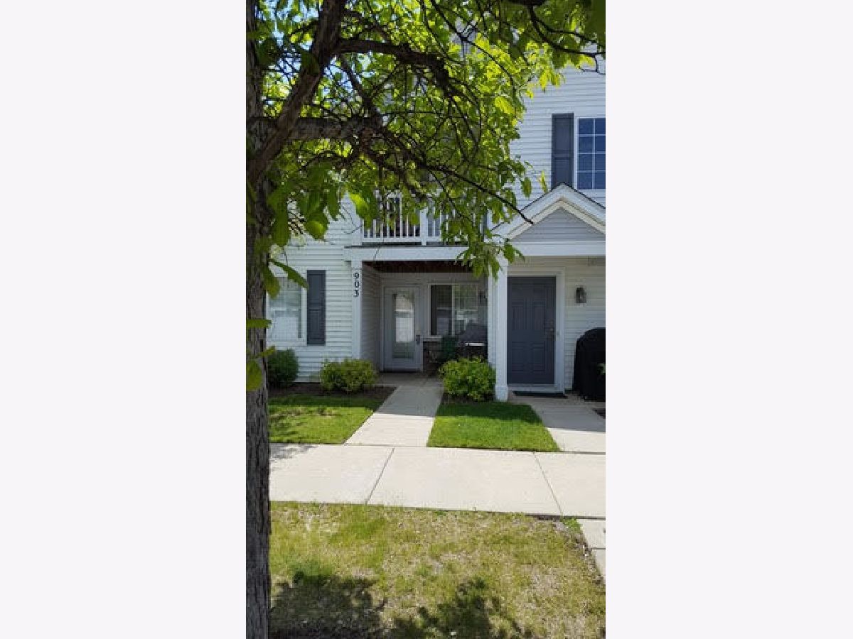 For Rent Carpentersville Illinois, 903 Silverstone