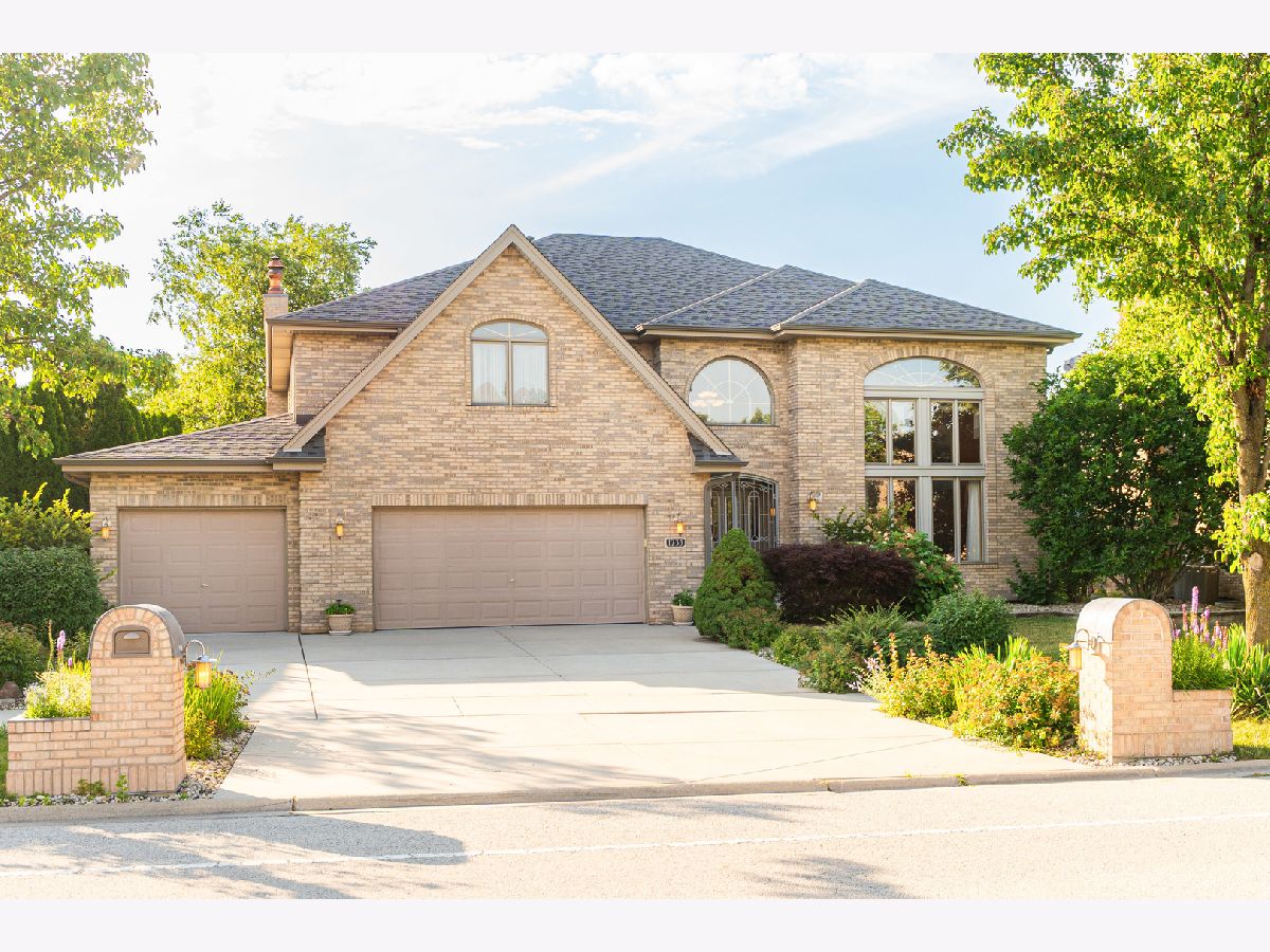 Homes & Townhomes For Sale Covington Knolls Lemont Illinois, 1233 Covington Drive