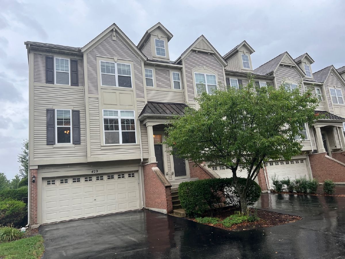 Townhomes For Rent Yorkshire Square Aurora Illinois, 429 Commerce