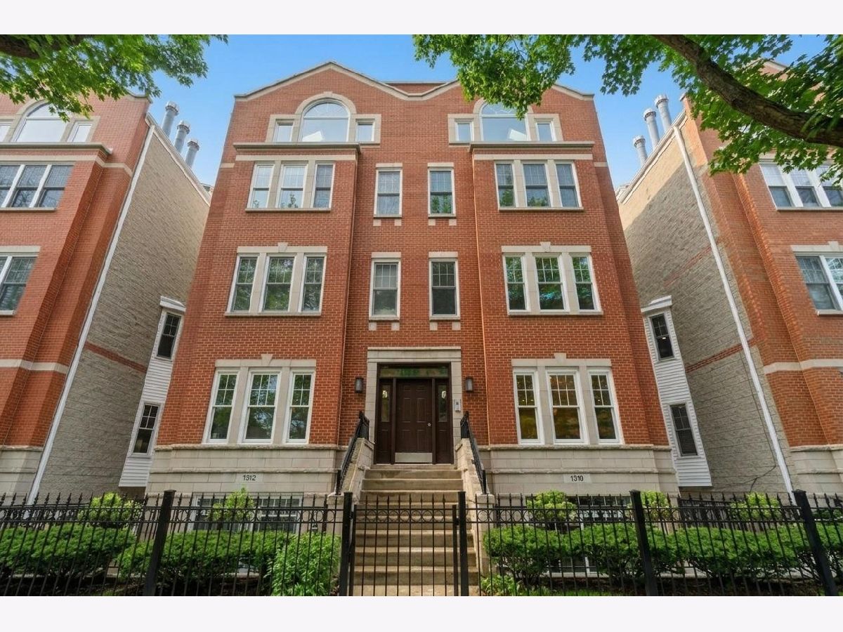  Rented Chicago Illinois, 1310 Fletcher