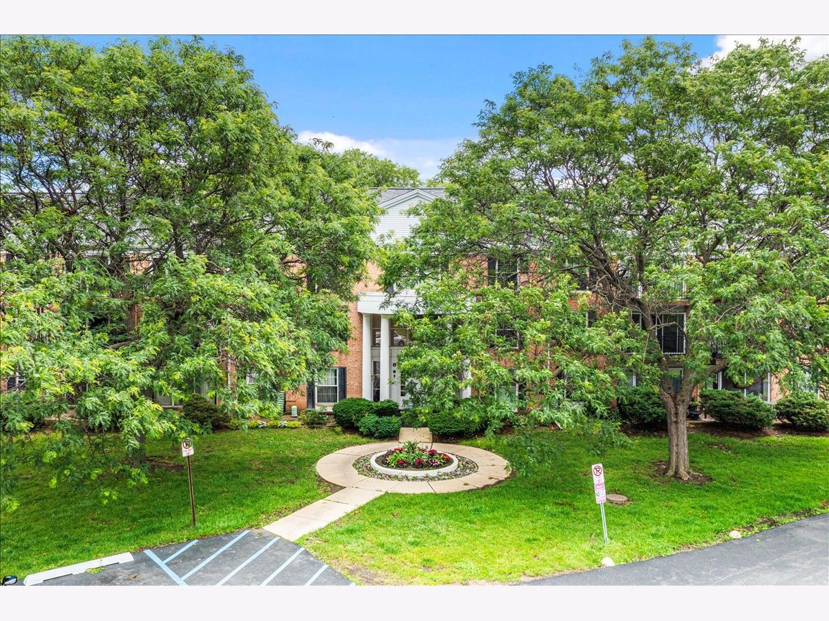  For Sale Rolling Meadows Illinois, 5300 Carriageway Drive